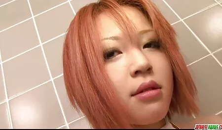 禿げ男持って二つのロシア雛のお尻 エロ 女 エロ 動画