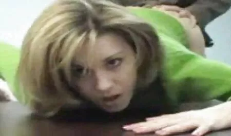 ボインのNastyaは彼女の口の中でそれを取っています エロ 動画 女性 安心