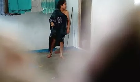 女性は肛門性に犯され、彼女は絶えず絶頂する 女性 無料 エロ 動画