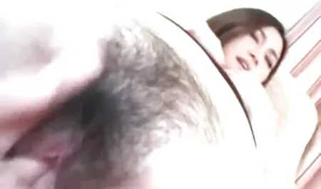満足している人は、友人の滑らかなLに書き込みます 女 友達 エロ 動画