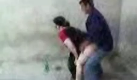 残酷な愛人は、犯罪のために従順な奴隷を罰する エロ 動画 女性 安心