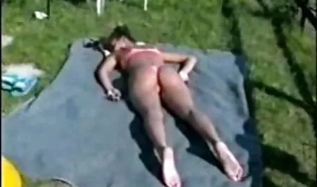 甘い売春婦は円の中に配置されています 女の子 動画 えろ