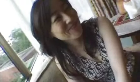 警備員は、バックルームで若い従業員を性交します 女性 の ため の セックス 動画