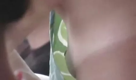 女性は彼女をレイプする男を求める 女性 エッチ 動画